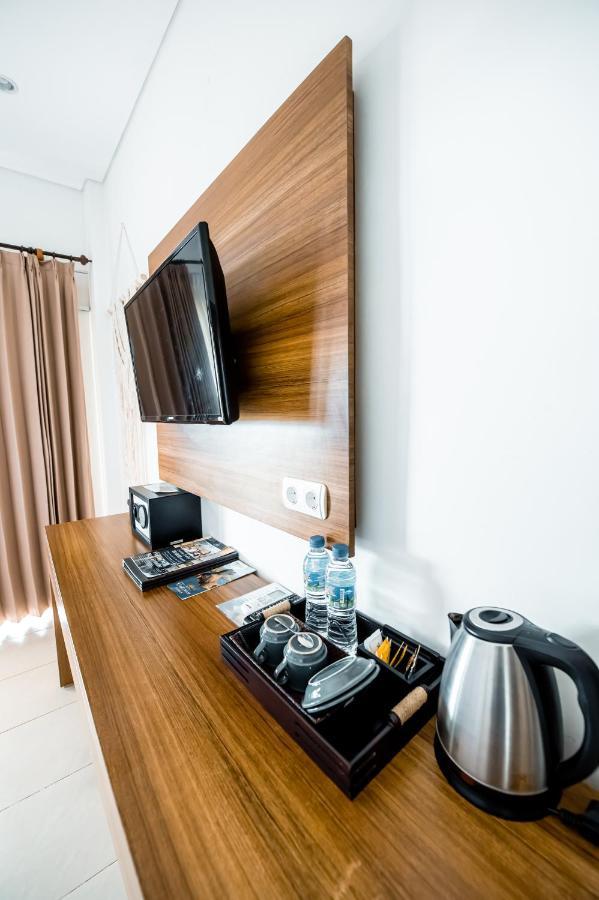 La Cecile Hotel & Cafe Komodo لابوان باجو المظهر الخارجي الصورة